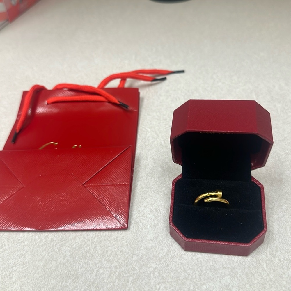Nail ring with bag and box
